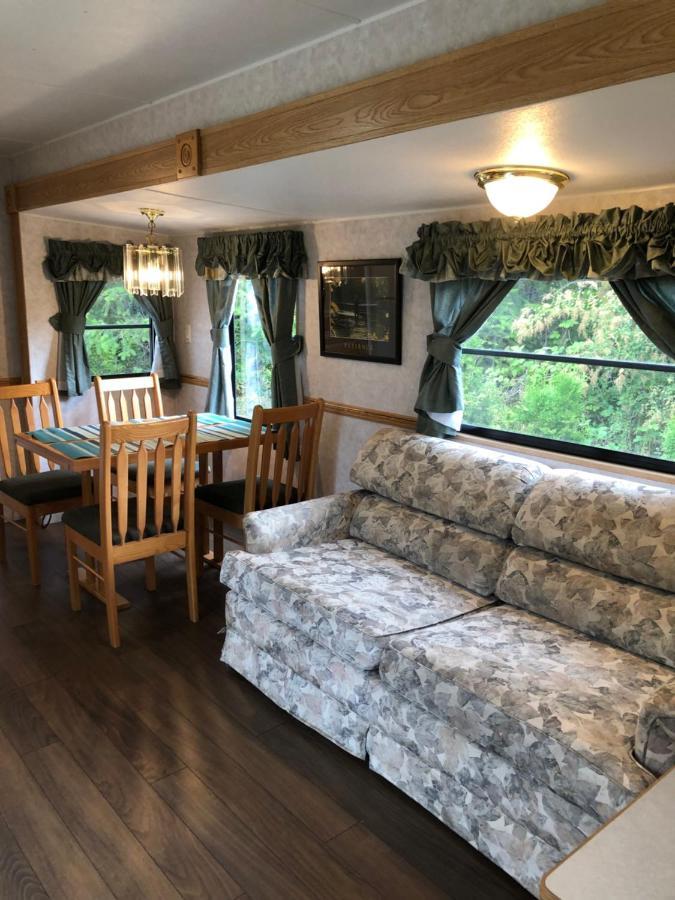 Garden Bay Hideaway - Glamping & Rv Hotel Bagian luar foto